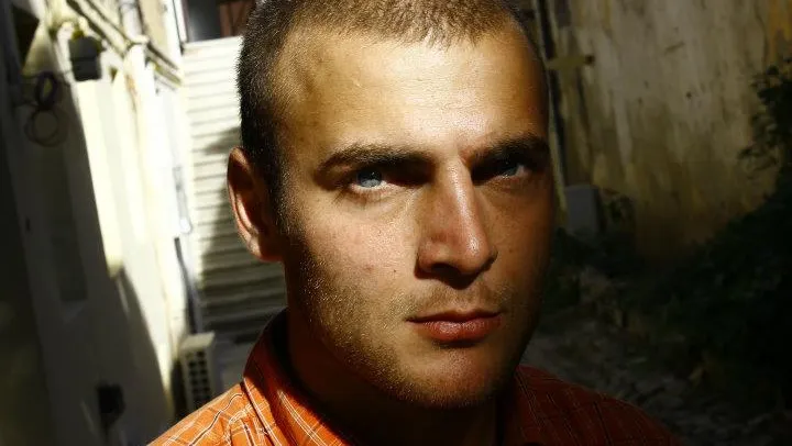 Un artist de hip hop român a murit, la 26 de ani, în urma unui accident. Prietenii cred că e o crimă