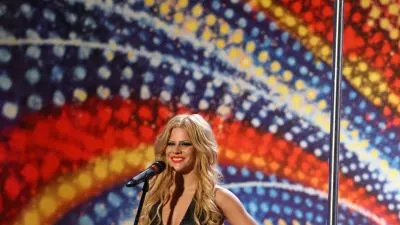 Dansatoarea la bară de la Romanii au Talent din sezonul 4 a suferit o transformare completă