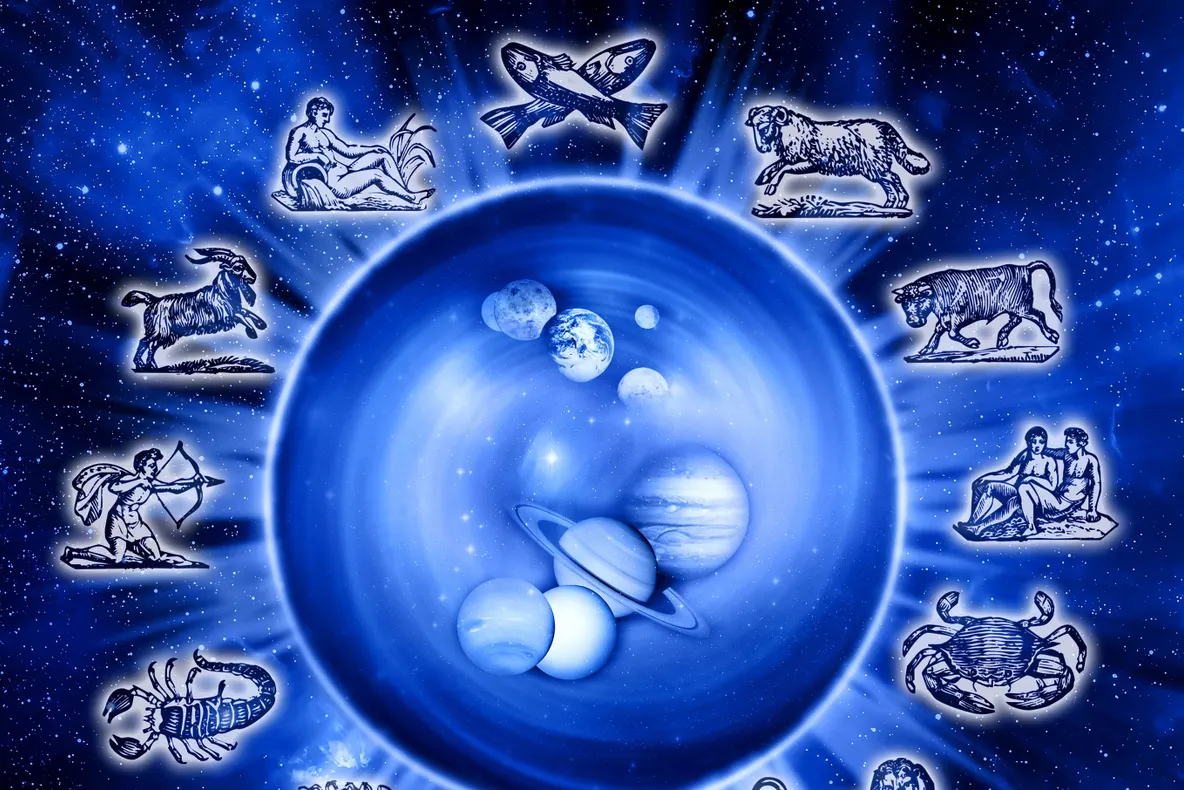 Horoscopul complet al lunii mai! Ce ţi-au pregătit astrele în dragoste, carieră şi bani