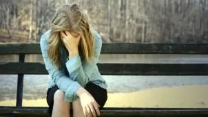 Avem una dintre cele mai mari rate de suicid din Europa. 10% din români suferă de depresie