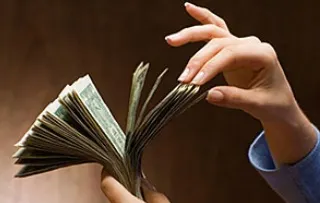 Pe ce cheltuiesc zodiile cei mai mulţi bani 