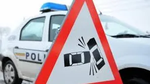 Şapte persoane, rănite după ce un microbuz s-a ciocnit cu o autobasculantă, în Alba