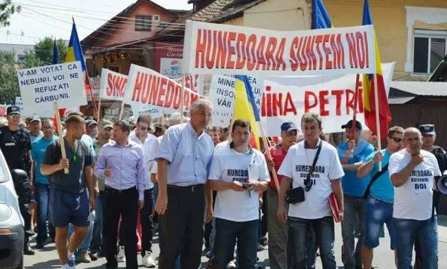 Undă verde pentru concedierea a 700 de angajaţi. Cine sunt cei restructuraţi