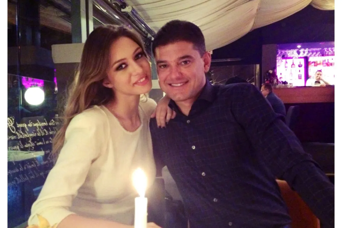 Cum arată iubita lui Cristi Boureanu în costum de baie! Tânăra de 18 ani a ieşit deja la plajă