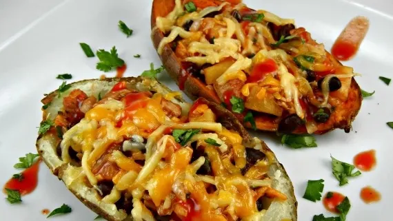 Reţetă delicioasă. Cum să faci cei mai buni cartofi umpluţi la cuptor