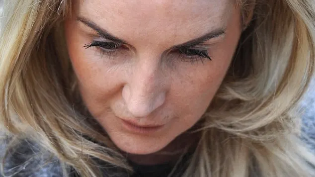 Solarul a distrus-o! Coşmarul unei femei care s-a bronzat timp de 20 de ani