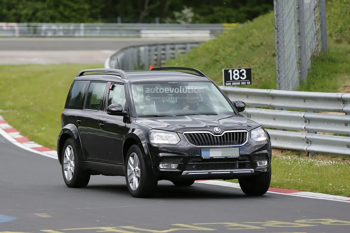 Skoda Snowman, primele imagini spion cu noul SUV Skoda cu 7 locuri