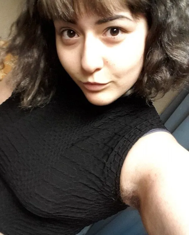 O studentă a renunţat să se mai epileze şi e tare mândră de ea! Cum arată ACUM!