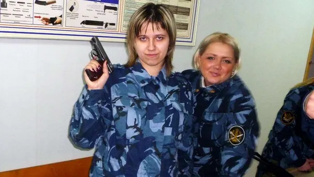Femeile gardian de la închisorile din Rusia, în ipostaze senzaţionale
