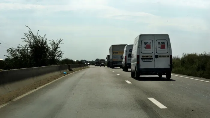 Trafic îngreunat pe Centura Capitalei. O autoutilitară s-a răsturant