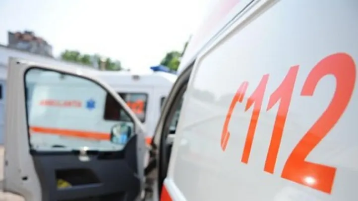 Copil de doi ani şi trei adulţi, răniţi grav într-un accident în judeţul Braşov
