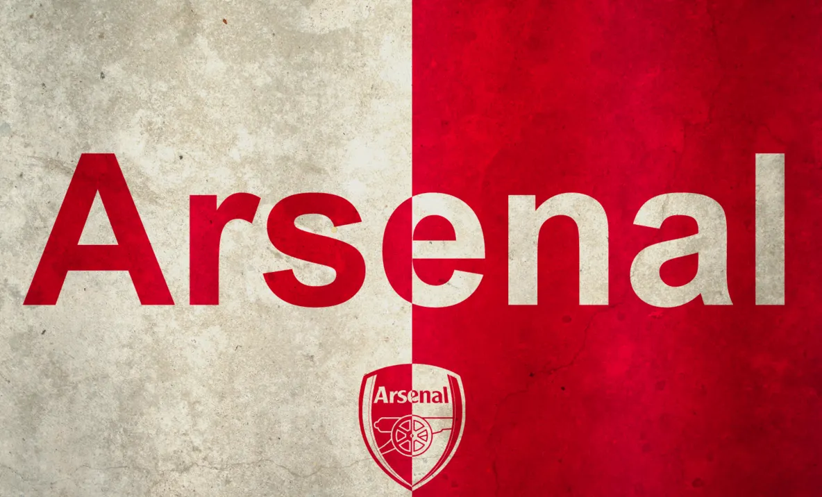 Un fotbalist român a semnat cu Arsenal Londra