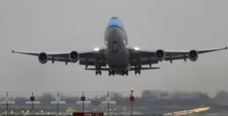 Aterizare de urgenţă la Londra. Şase pasageri au păţit asta în zbor