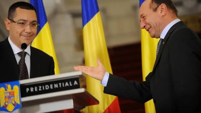 Băsescu, mesaj pentru Ponta pe Facebook: "Bună ziua, Viorel! Pleacă acum!"