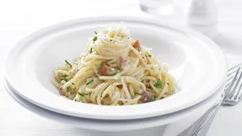 Cum să faci spaghete carbonara mai sănătoase