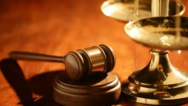 Senatul a decis: cât poate dura măsura arestului la domiciliu 