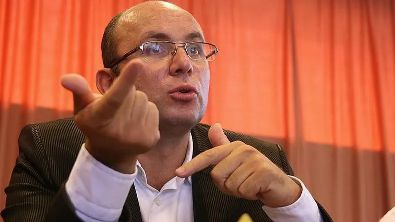 Cozmin Guşă: O ţară calamitată politic. Premierul face nominalizări fără consultarea partidului 