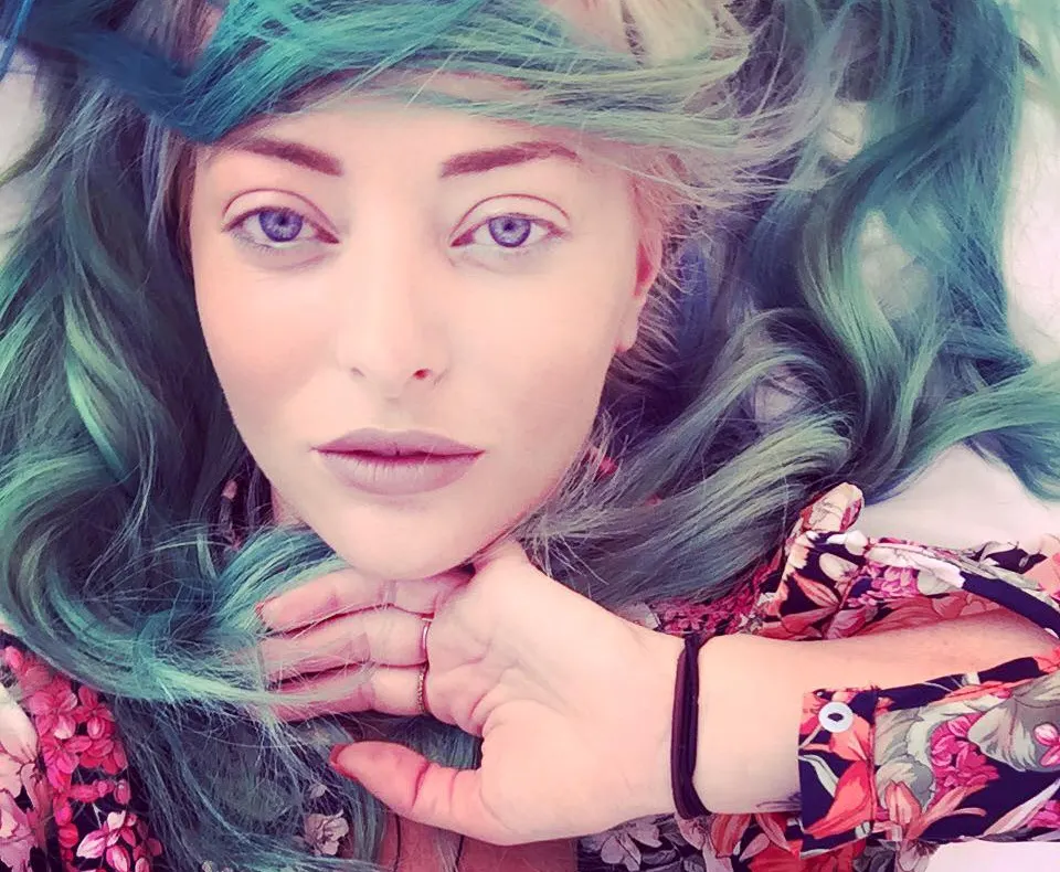 Delia nu are pic de celulită! Cum arată artista în costum de baie