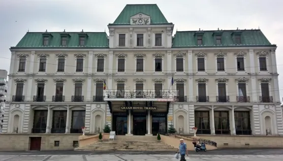 Decizie şoc în justiţie. Hotelul Traian, vândut la pret de nimic