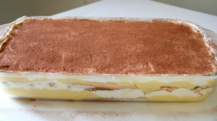 Aşa faci cel mai bun tiramisu de casă. Gata în 10 minute!