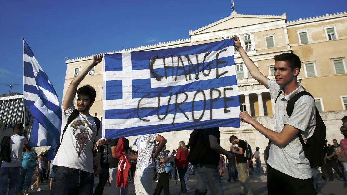 Un tânăr din Londra strânge bani pe Internet ca să salveze Grecia de la faliment