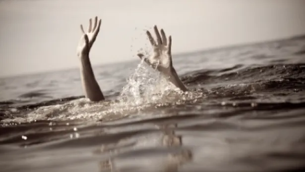 Un bărbat care înota în dreptul unei plaje neamenajate a murit înecat la Costineşti