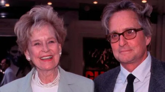 Doliu la Hollywood. A murit actriţa Diana Douglas, fosta soţie a lui Kirk şi mama lui Michael