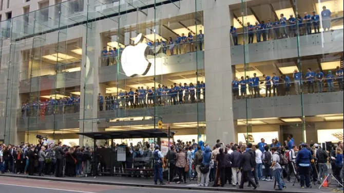 Apple, pe punctul de a anunţa cel mai mare profit anual înregistrat vreodată