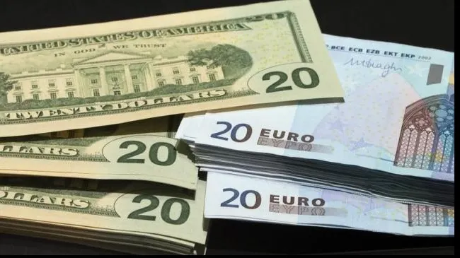 CURS BNR. Dolarul atinge maximul ultimelor 8 luni