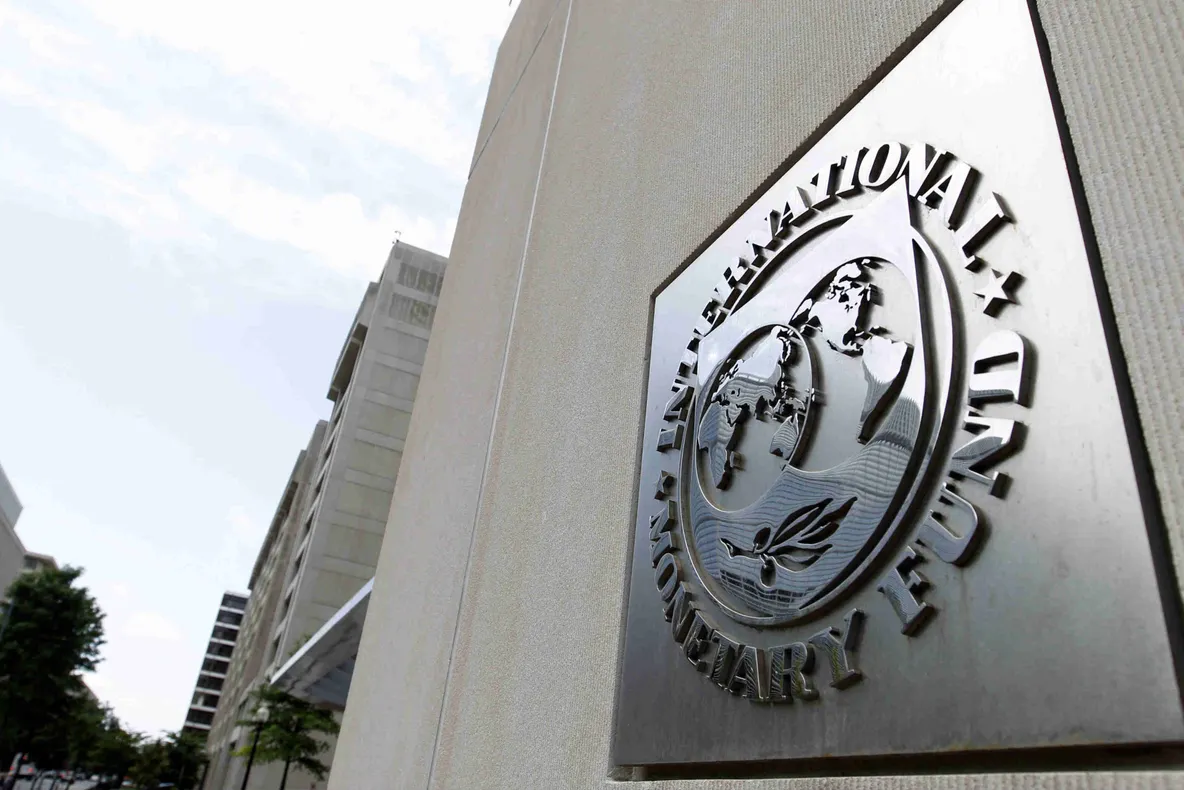 Raport sumbru al FMI: Recalcularea pensiilor ar trebui AMÂNATĂ! Se recomandă introducerea unor noi taxe