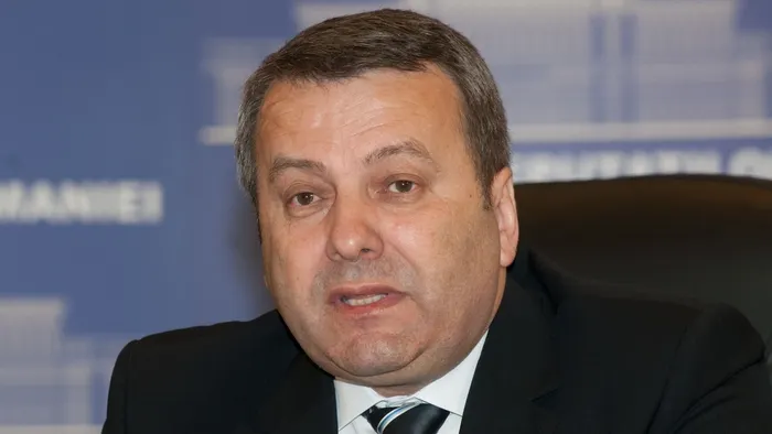Ialomiţianu: Sănătatea şi Apărarea nu primesc mai multi bani, doar dispun de credite de angajament
