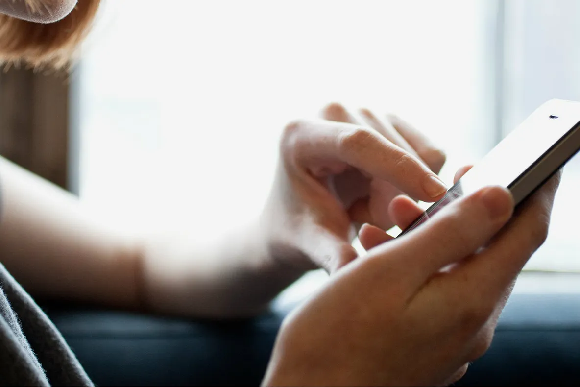 Realitatea despre internetul mobil din România: una zic operatorii telecom, alta fac!