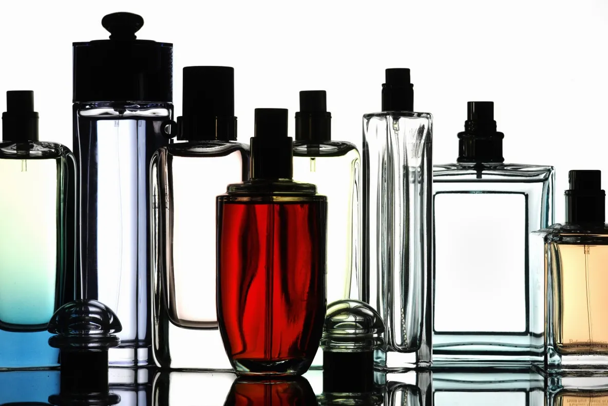 Ce să faci pentru ca parfumul să reziste mai mult pe pielea ta. Trucuri de la un parfumier celebru