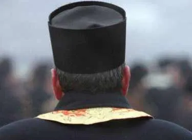 Preot, condamnat la 13 ani de închisoare după şi-a ucis tatăl în bătaie