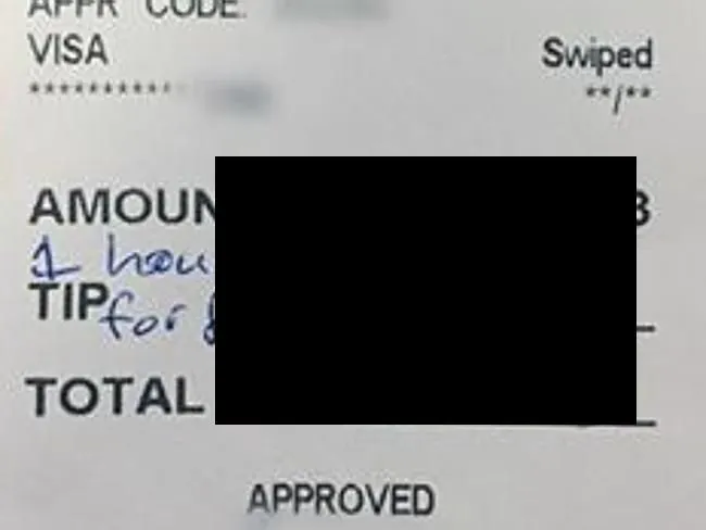 S-a blocat când a luat nota de plată și a văzut ce i-a scris un client