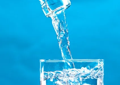 Dieta cu apă plată. Scapă de 10 kilograme rapid!