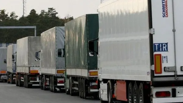 Cozi imense la frontiera Giurgiu-Ruse. Șuță: "O mașină poate aștepta și o oră trecerea frontierei" 