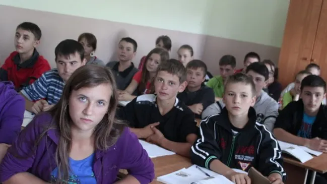 Elevii din Transnistria vor învăţa, de la 1 septembrie, de pe manuale tipărite în Rusia