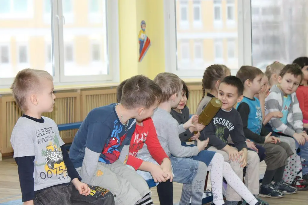 Câți copii din România sunt afectați de migrația părinților în străinătate