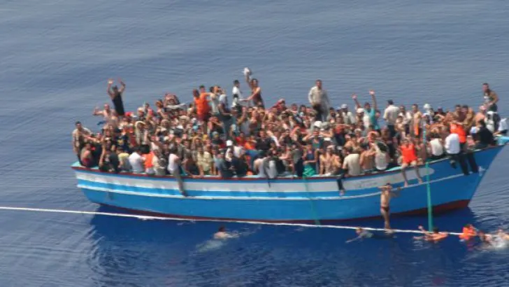 Criza imigranților. Incidente la frontiera Greciei cu Macedonia unde 2.000 de refugiați protestează
