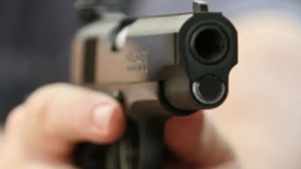 Şi-a împuşcat mortal, din greşeală, soţia. Pe cine voia, de fapt, să împuşte un bărbat din Topliţa?