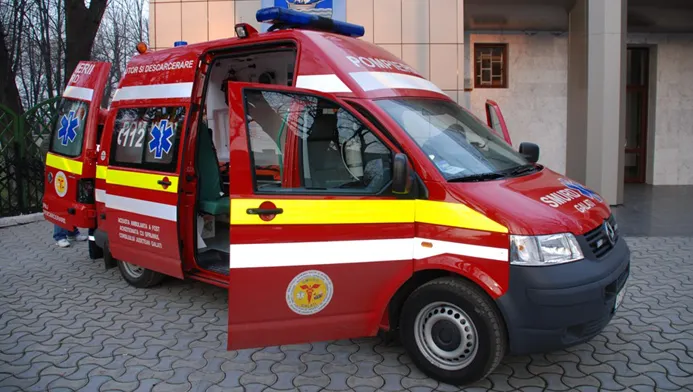 Zece persoane intoxicate la un restaurant din Făgăraş 