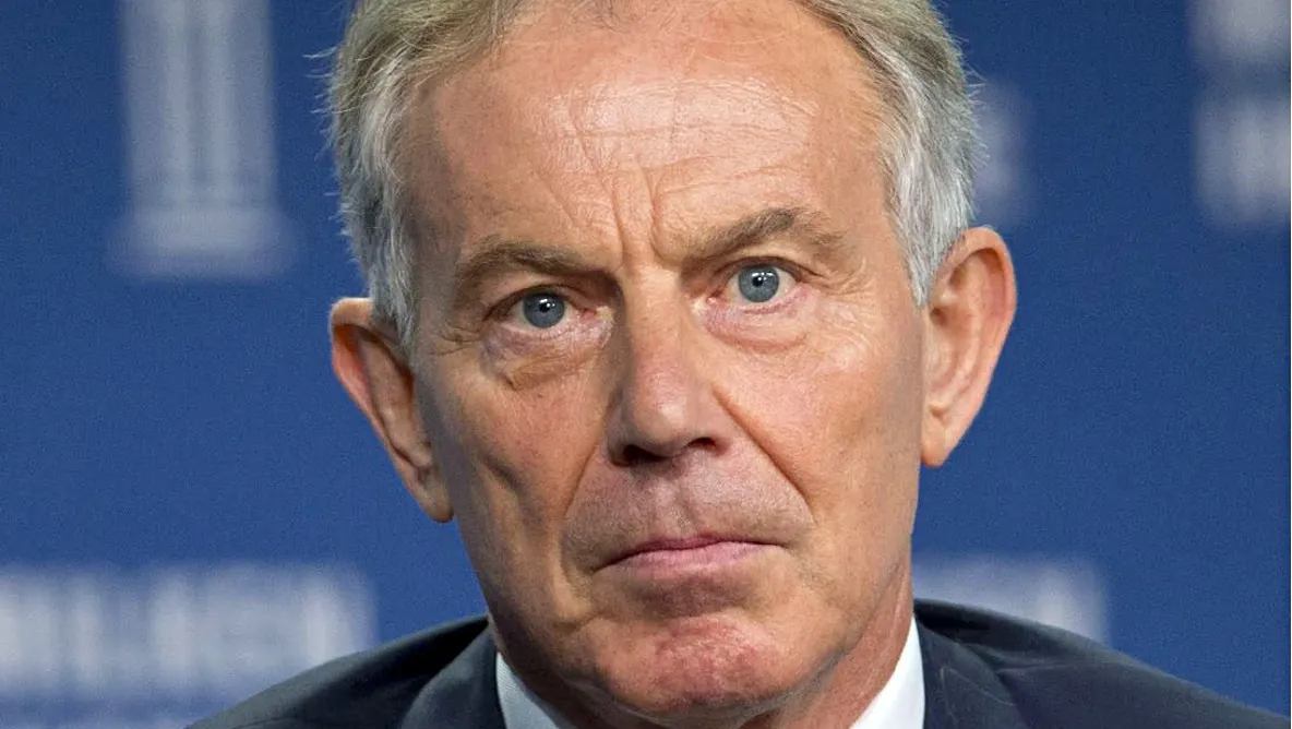 Biografia care a stârnit controverse. Tony Blair, acuzat că ar fi încercat să-l salveze pe Gaddafi