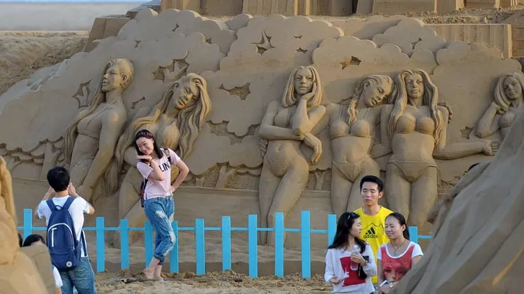 Este incredibil ce au putut să facă acești chinezi doar din nisip