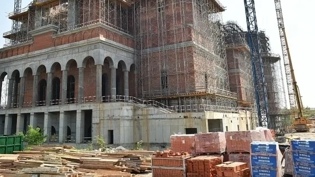 Cum arată azi Catedrala Mântuirii Neamului. Imagini din interior