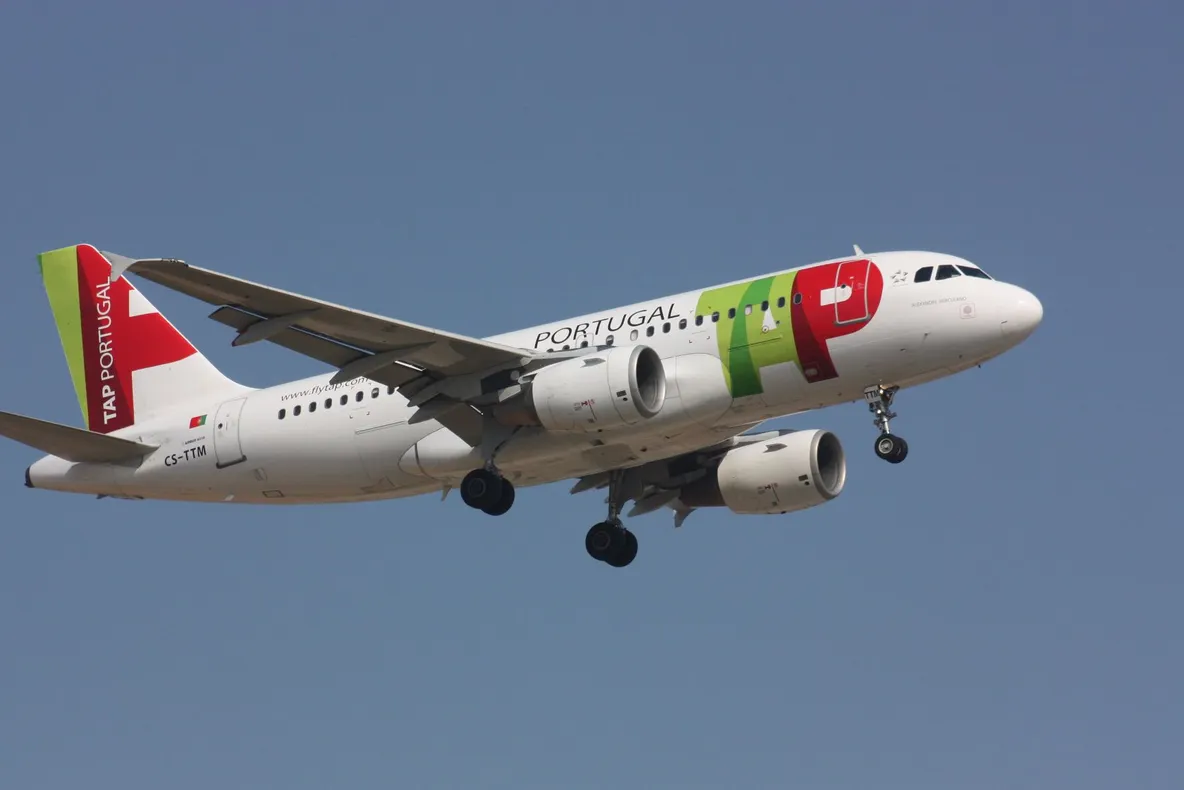 Avion cu pasageri români, aterizare de urgență în Franța
