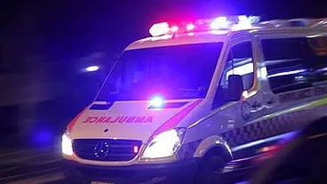Accident teribil în Gorj. Au căzut cu maşina într-un râu. Un mort