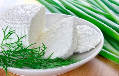 Dieta cu brânză de vaci. Meniul complet care te ajută să slăbeşti rapid