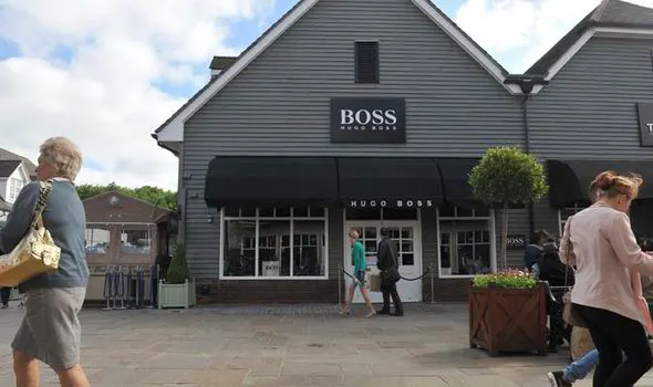 Tragedie într-un magazin Hugo Boss. Un copil de 4 ani a murit, lovit de o oglindă
