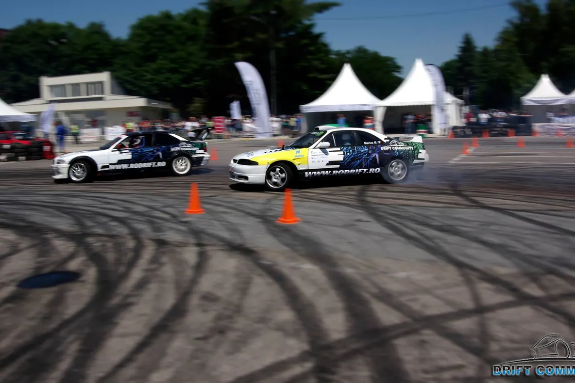 Competiţia celor mai buni piloţi profesionişti de drift are loc la Braşov 